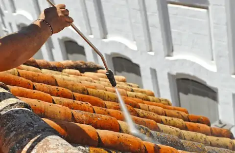 Nettoyage de toitures - Montréal